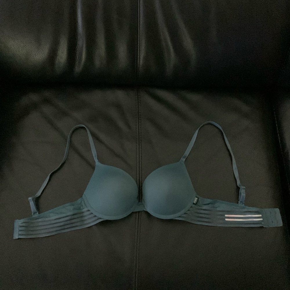 Victoria’s Secret Pink Where Everywhere Push Up Bra 32B
